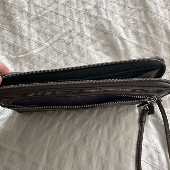 Coach silver leopard print wristlet/wallet - Picture 12 of 12